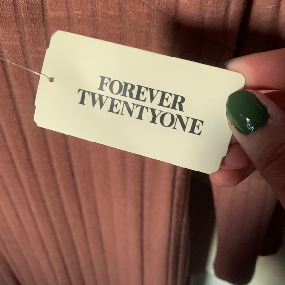 Dress - Picture 6 of 6